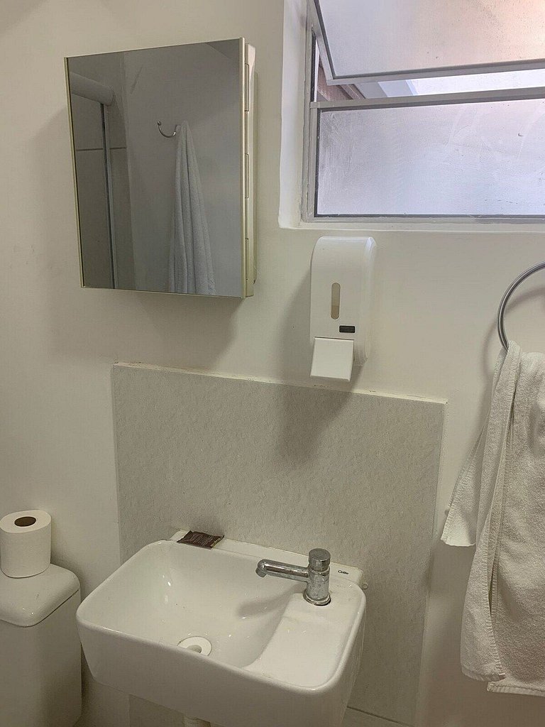 Suíte com Netflix na Vila Olímpia - A34