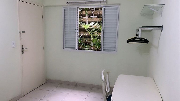 Quarto bem localizado * Vila Olímpia * SmartTV * - A51