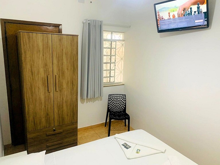 Quarto térreo bem localizado com Netflix - A45