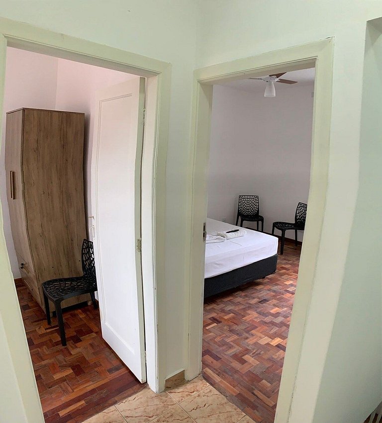 Quarto arejado na Vila Olímpia com Smart TV - A48