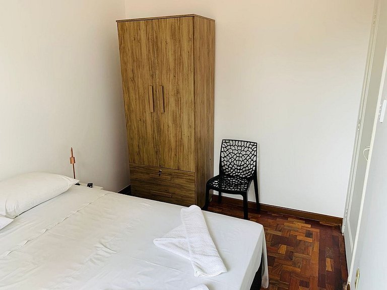 Quarto tranquilo na Vila Olímpia com Smart TV - A49