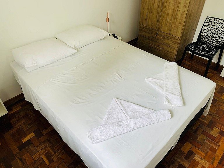 Quarto tranquilo na Vila Olímpia com Smart TV - A49