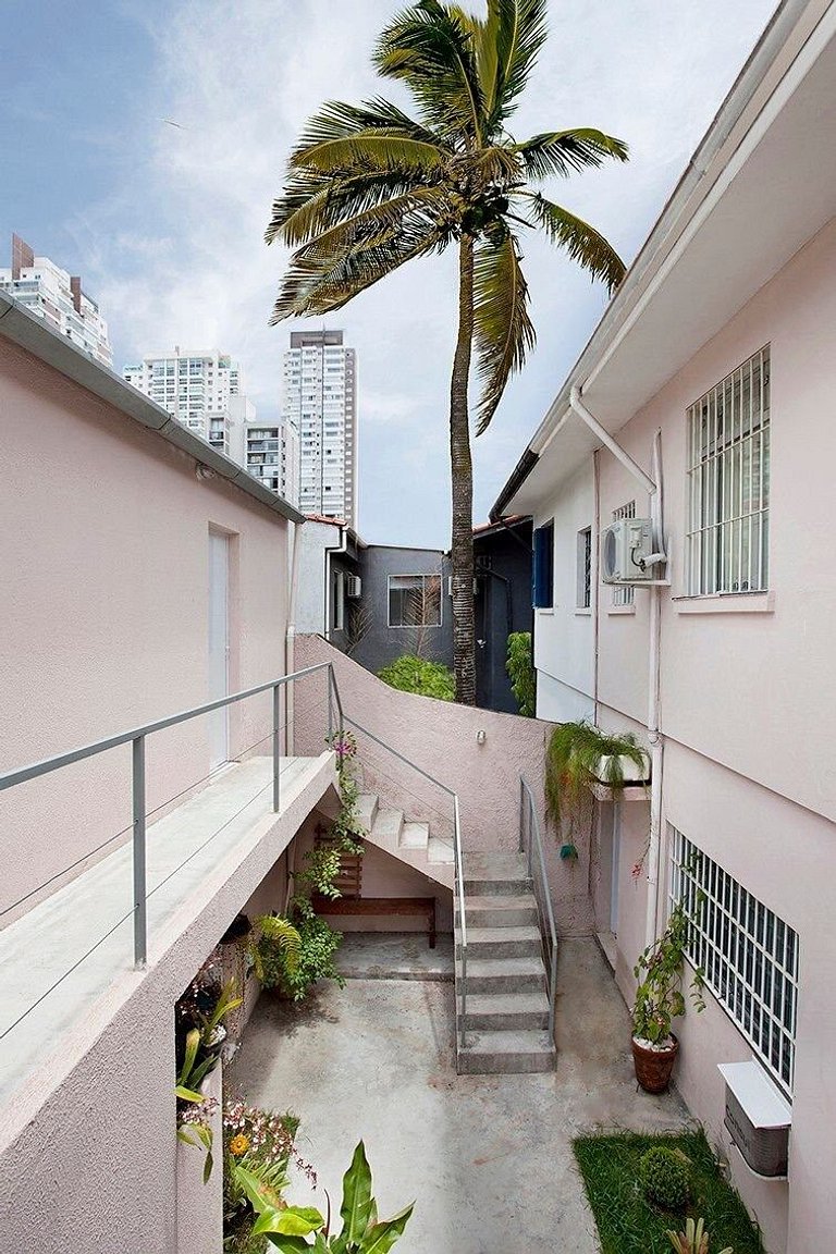 Suíte *Bem Localizada* na Vila Olímpia - A22