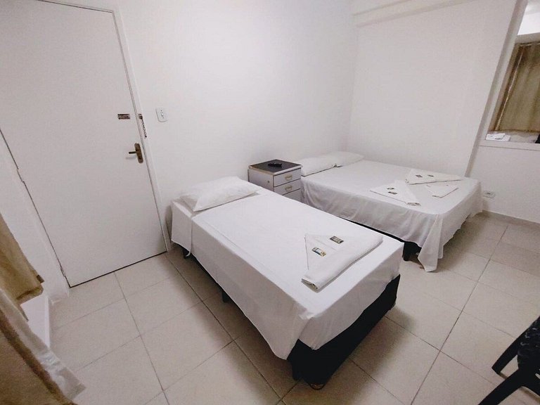 Quarto Amplo * Vila Olímpia * Localização TOP * - A54