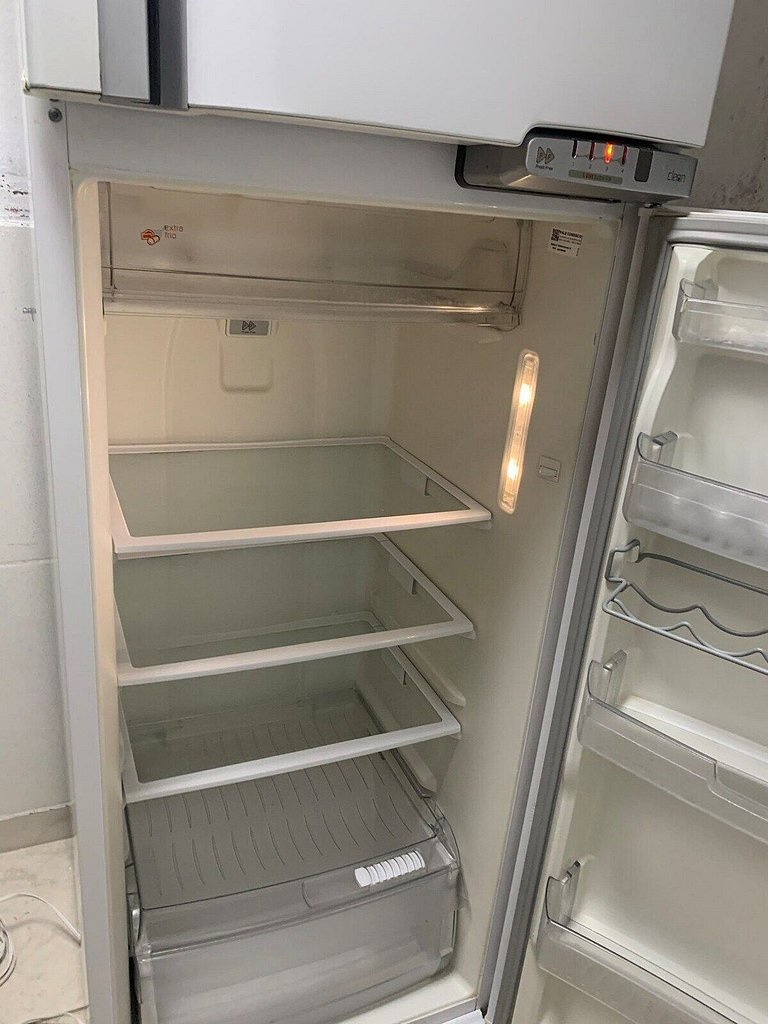 Quarto com banheiro * Super Localização * - A60