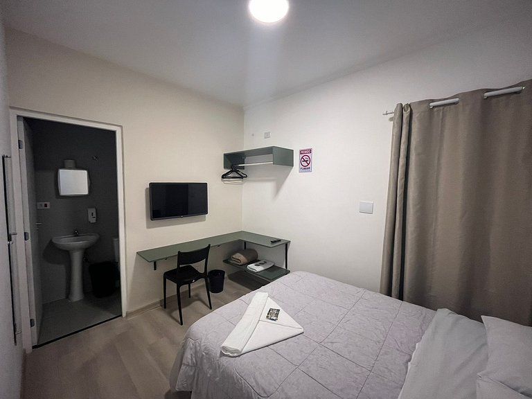 Suíte térrea com SmartTV na Vila Olímpia - A25