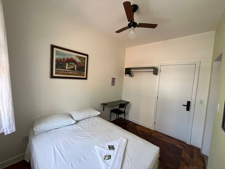 Quarto com cama de casal * Vila Olímpia * - A32