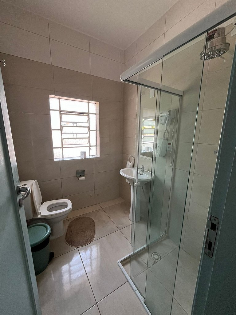 Quarto com cama de casal * Vila Olímpia * - A32