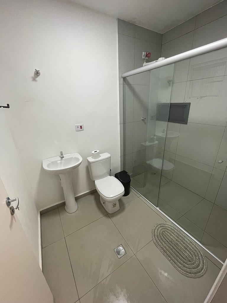 Quarto Vila Olímpia * Ótima Localização * - A08