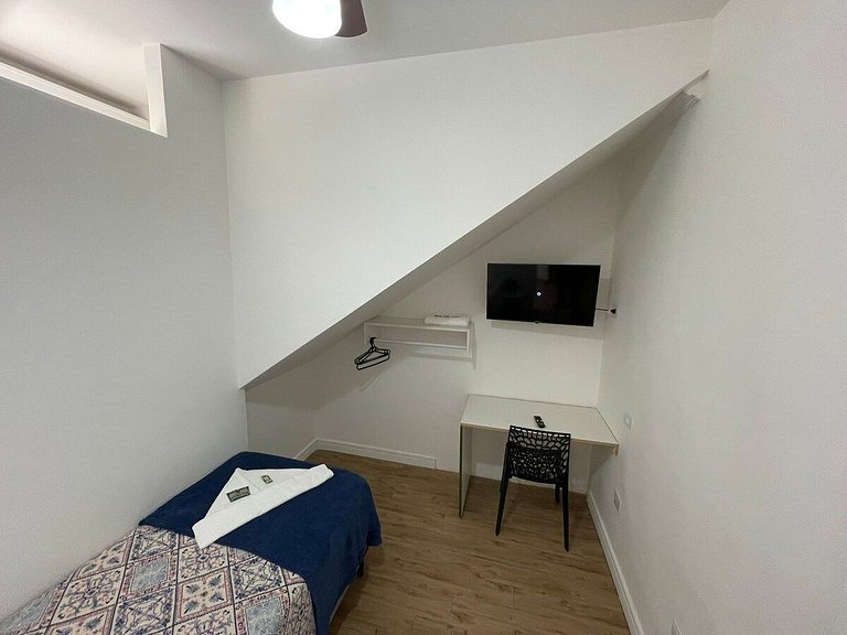 Quarto super localização com NetFlix | A50