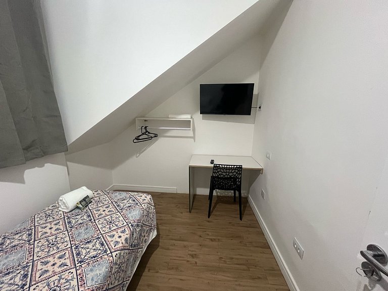 Quarto super localização com NetFlix | A50