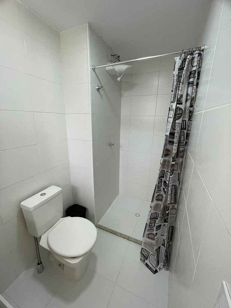 Studio com varanda gigante e localização incrível