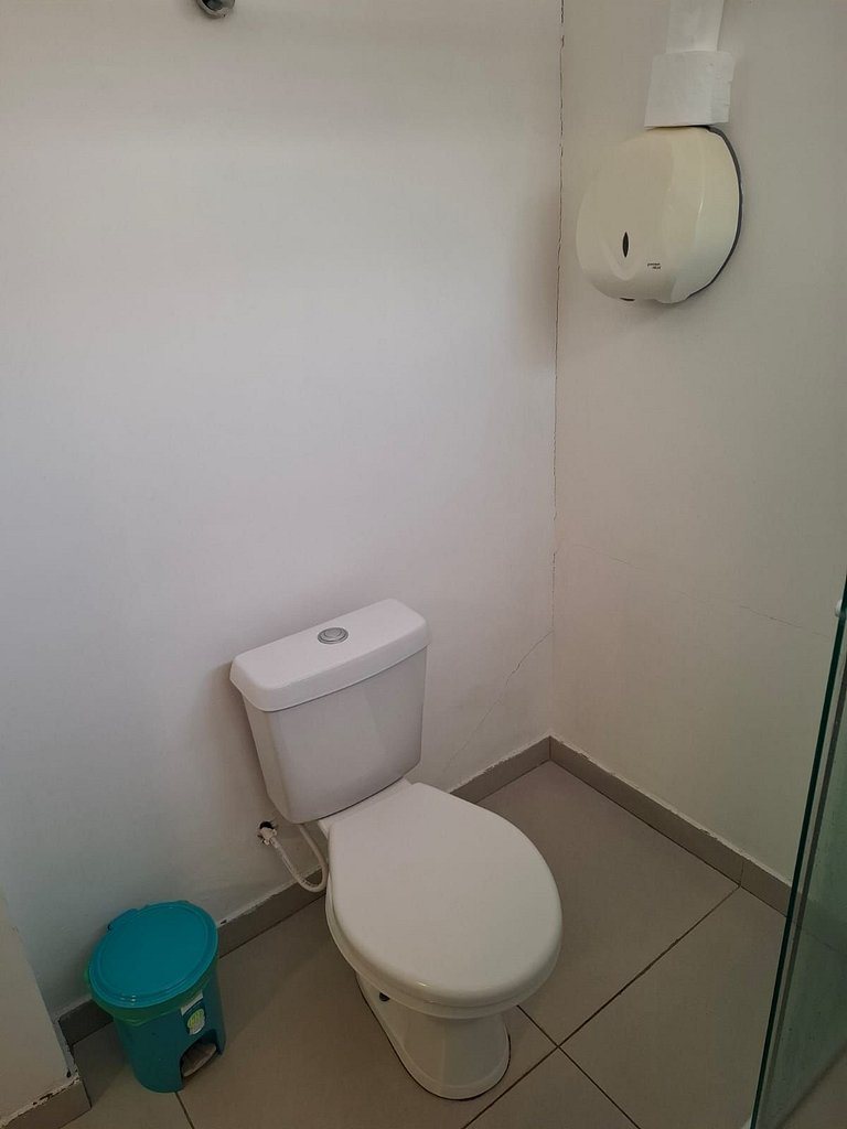 Suíte com banheiro e A/C na Vila Olímpia - A09