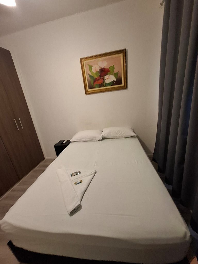 Quarto na vila olímpia A/C SmartTV cama de casal - A02
