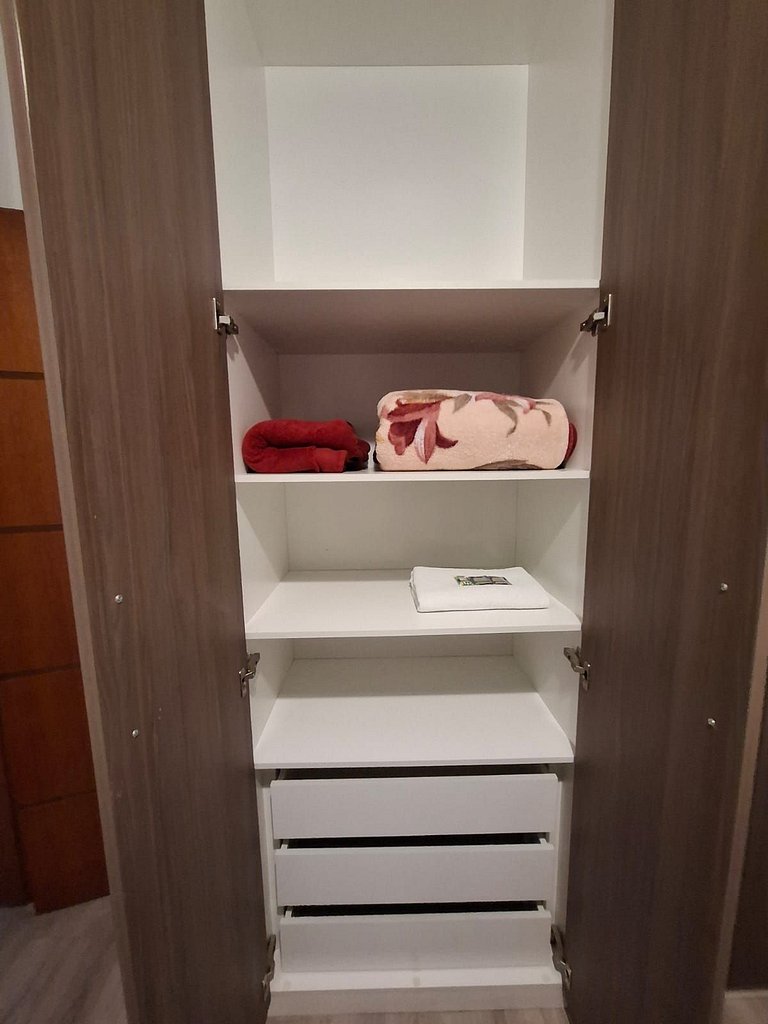 Quarto na vila olímpia A/C SmartTV cama de casal - A02