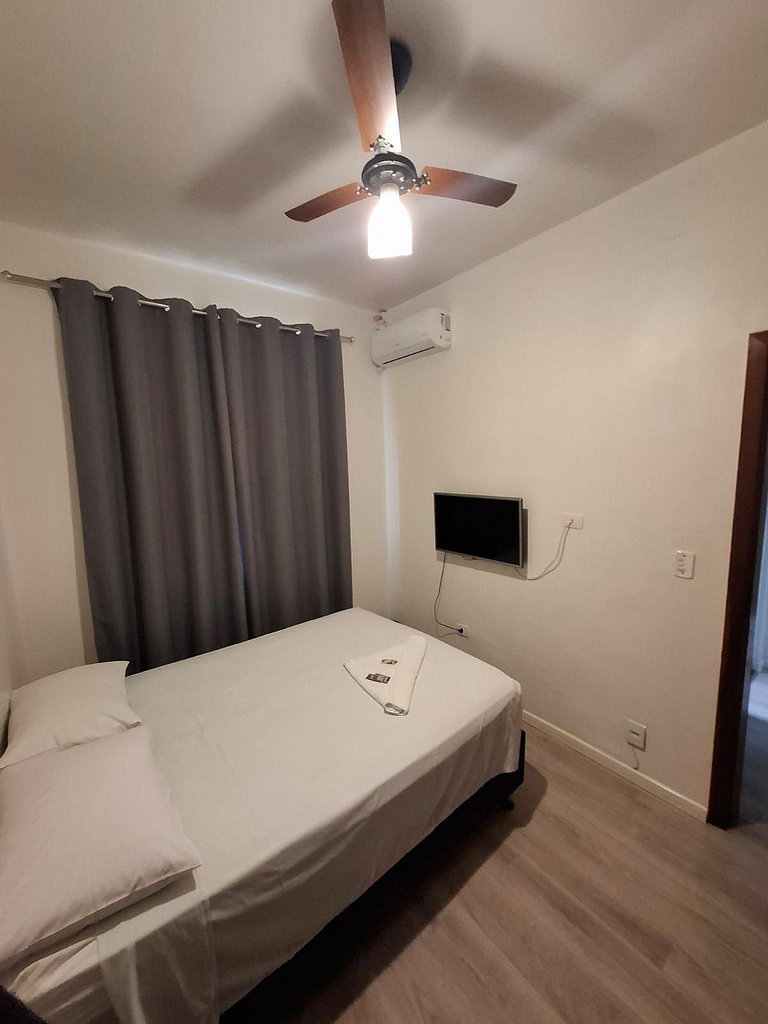 Quarto na vila olímpia A/C SmartTV cama de casal - A02