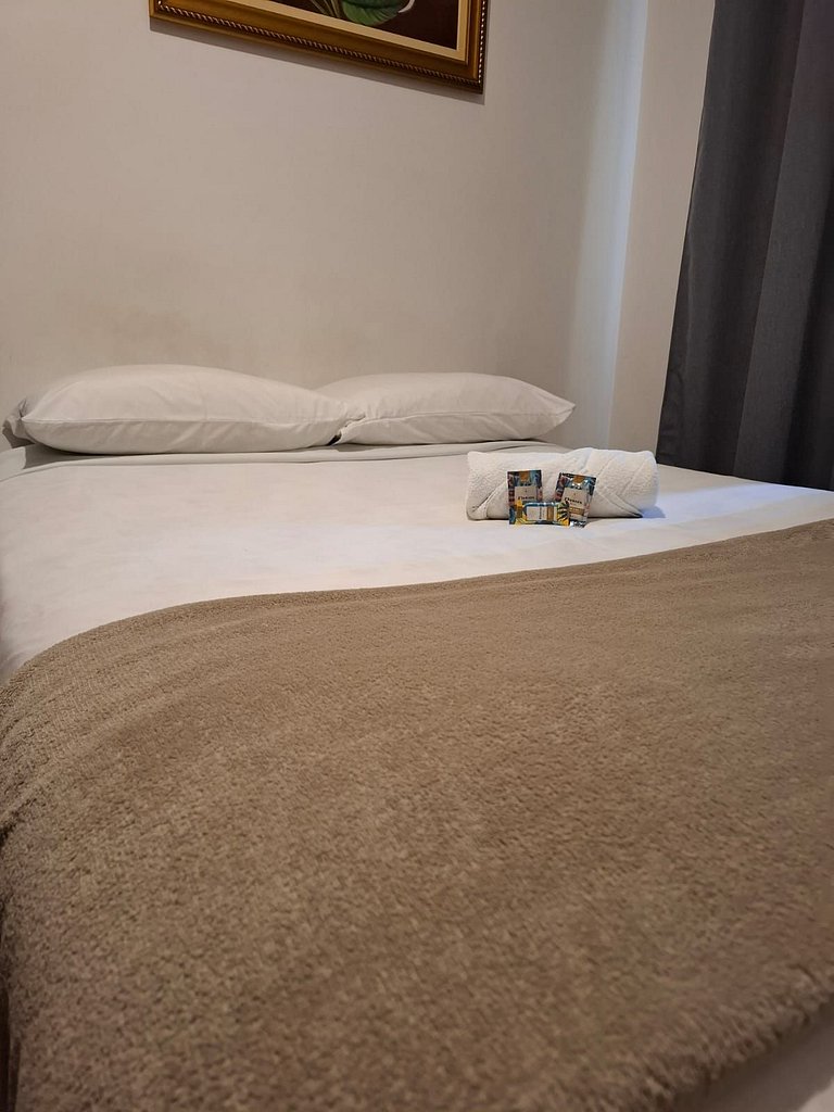 Quarto na vila olímpia A/C SmartTV cama de casal - A02