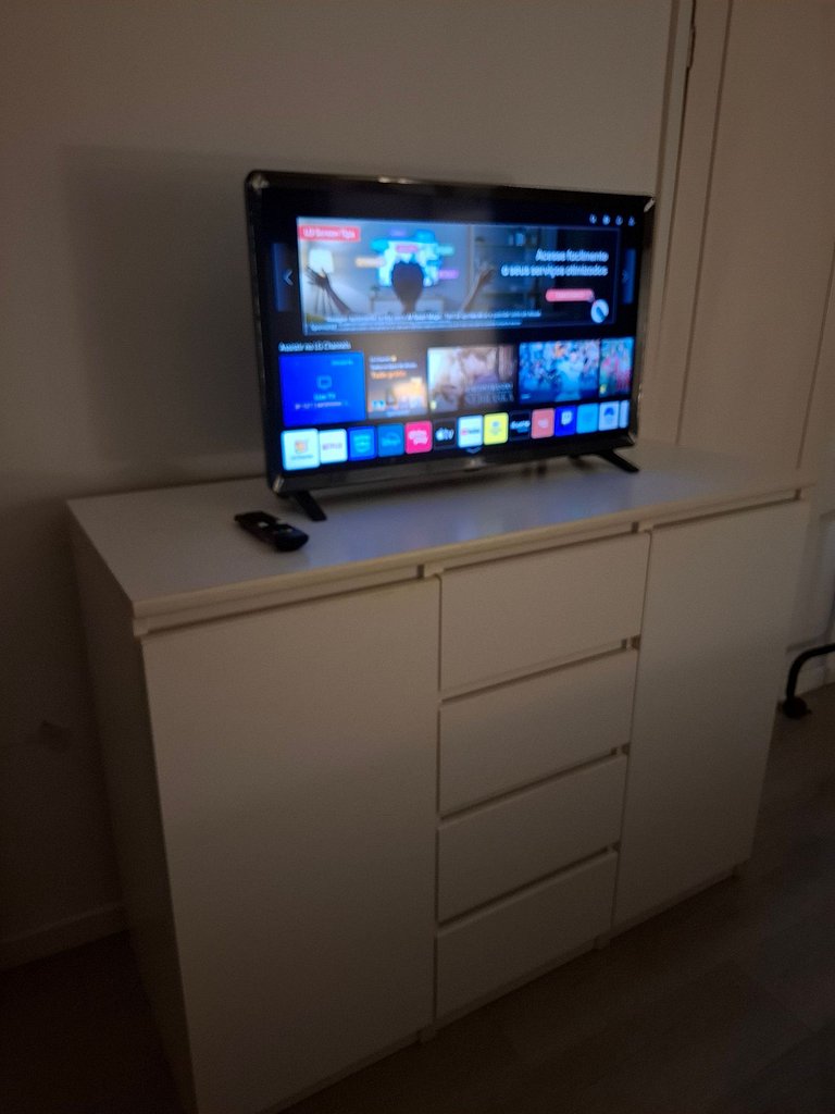 Quarto confortável com *Smart TV* - A13