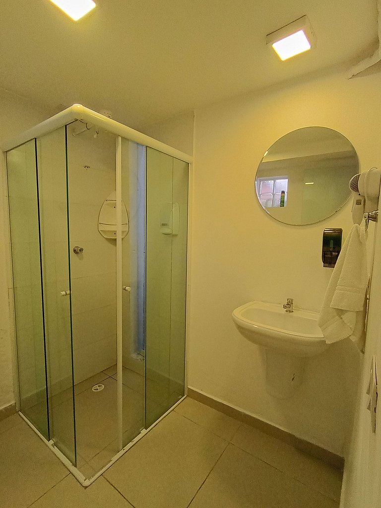 Suíte Vila Olímpia * AR/C * Sem Escadas * SmartTV - A05