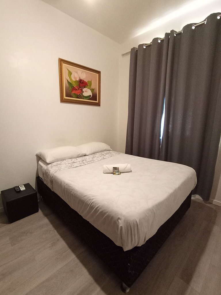 Quarto na vila olímpia A/C SmartTV cama de casal - A02