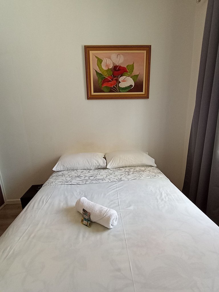 Quarto na vila olímpia A/C SmartTV cama de casal - A02