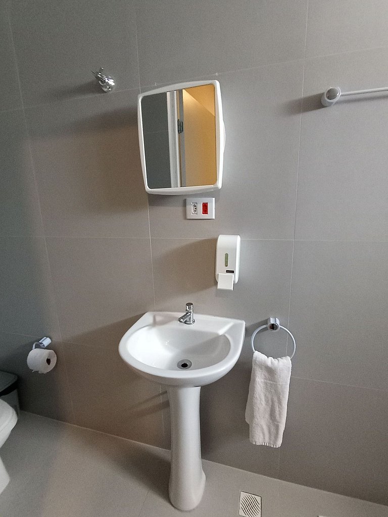 Suíte *Bem Iluminada* Vila Olímpia - A09