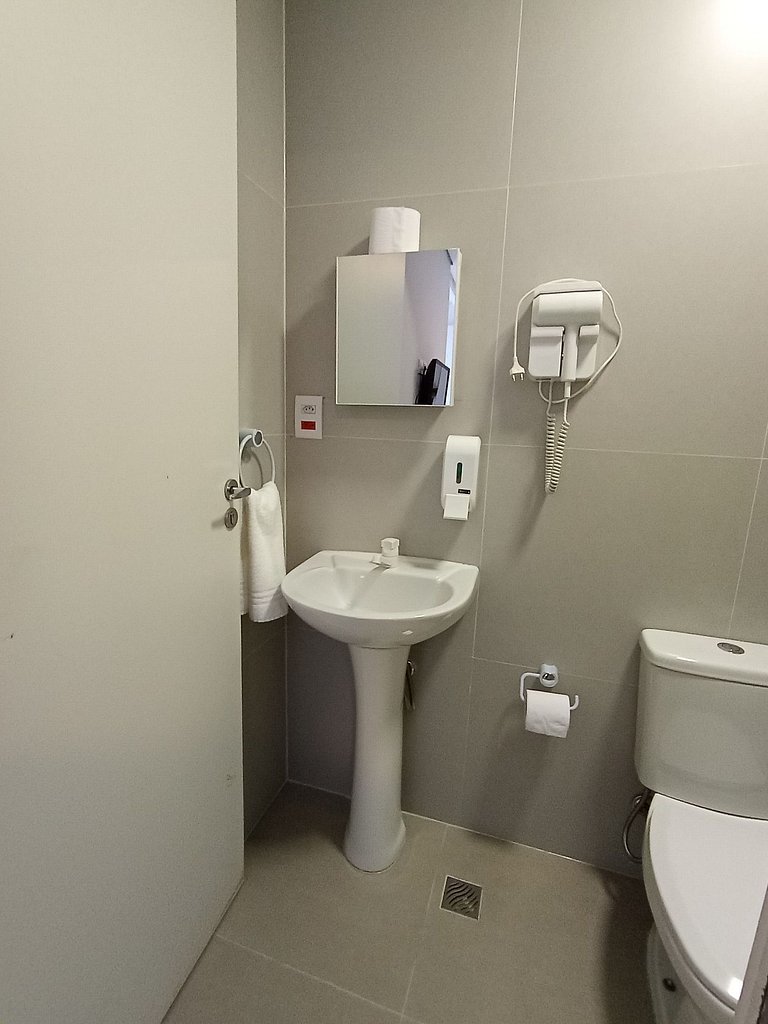 Suíte espaçosa na Vila Olímpia - A17