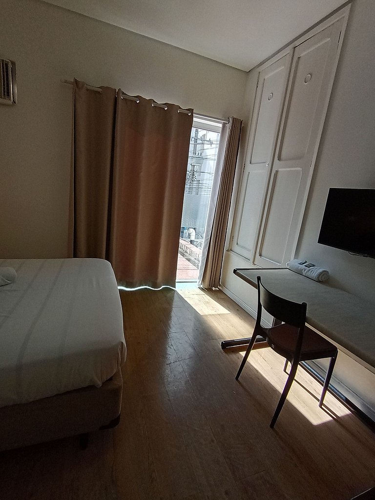 Quarto amplo com Ar/C e *Netflix* - A11