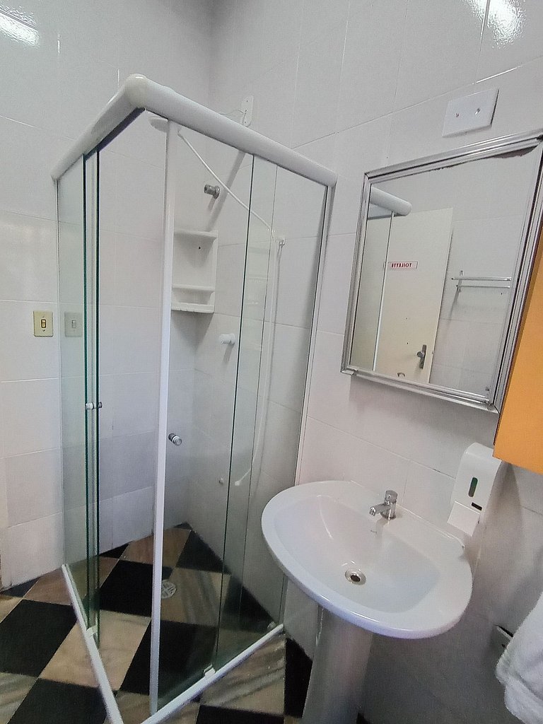 Quarto na vila olímpia A/C SmartTV cama de casal - A02