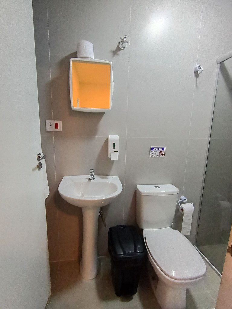 Suíte térrea com SmartTV na Vila Olímpia - A03