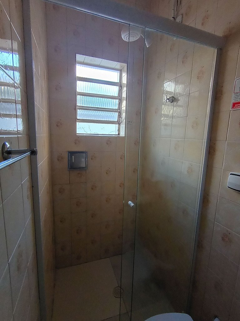 Quarto Vila Olímpia * AR/C * SmartTV * Localização - A04