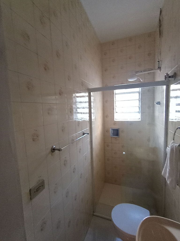 Quarto Vila Olímpia * AR/C * SmartTV * Localização - A04