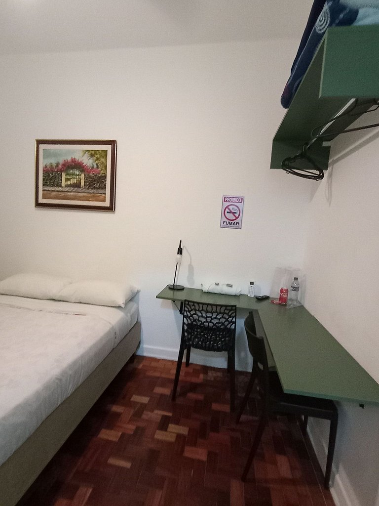 Suite com cama de casal * Vila Olímpia * - A08