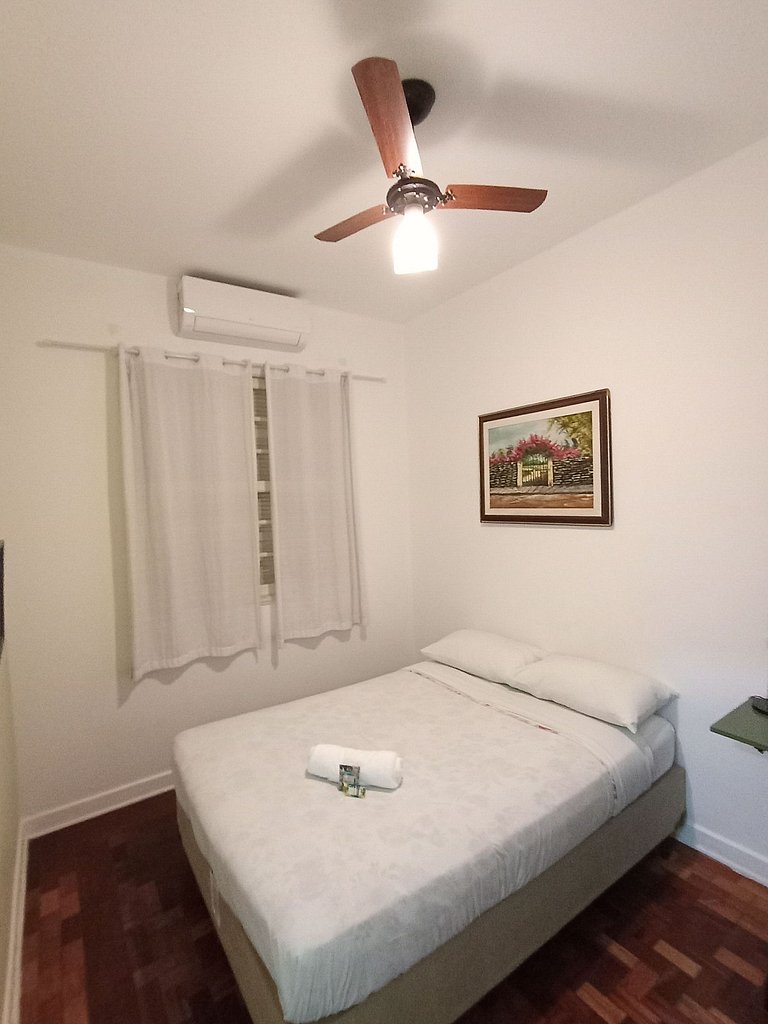 Suite com cama de casal * Vila Olímpia * - A08