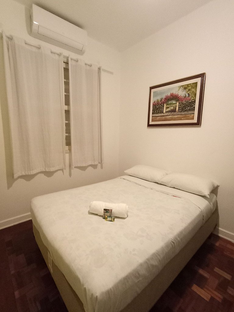 Suite com cama de casal * Vila Olímpia * - A08