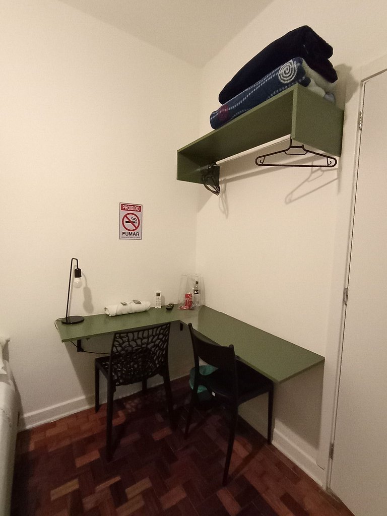 Suite com cama de casal * Vila Olímpia * - A08