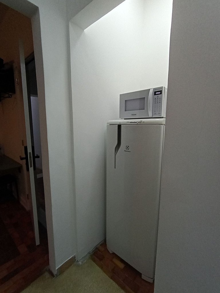 Suite com cama de casal * Vila Olímpia * - A08