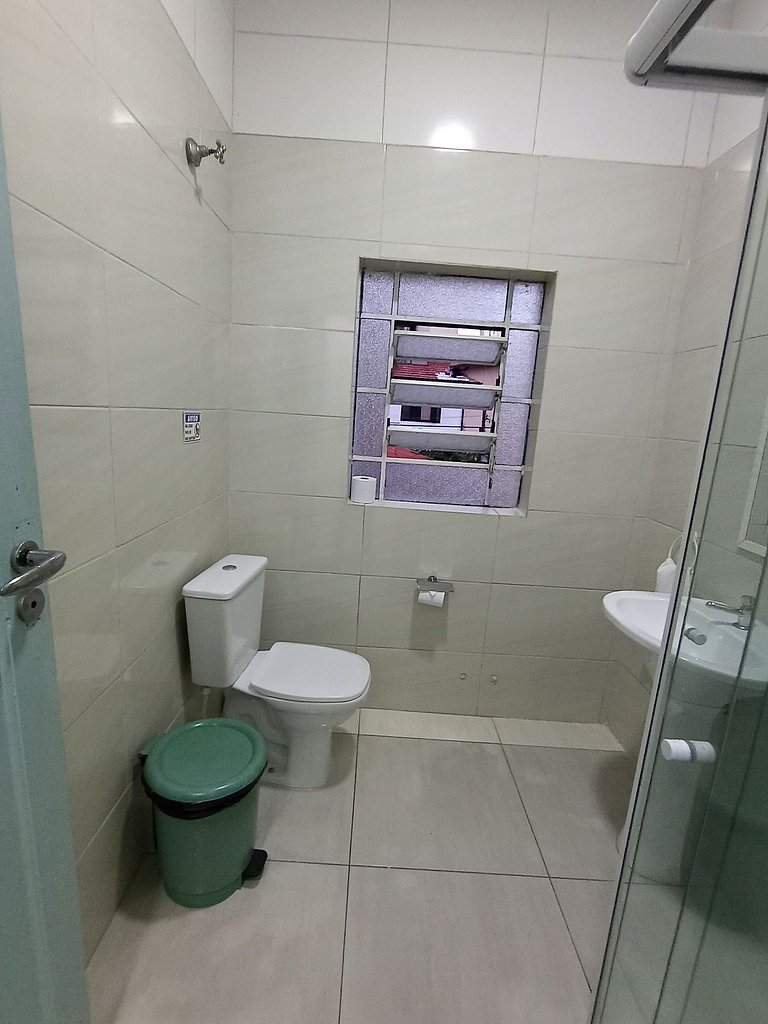 Suite com cama de casal * Vila Olímpia * - A08