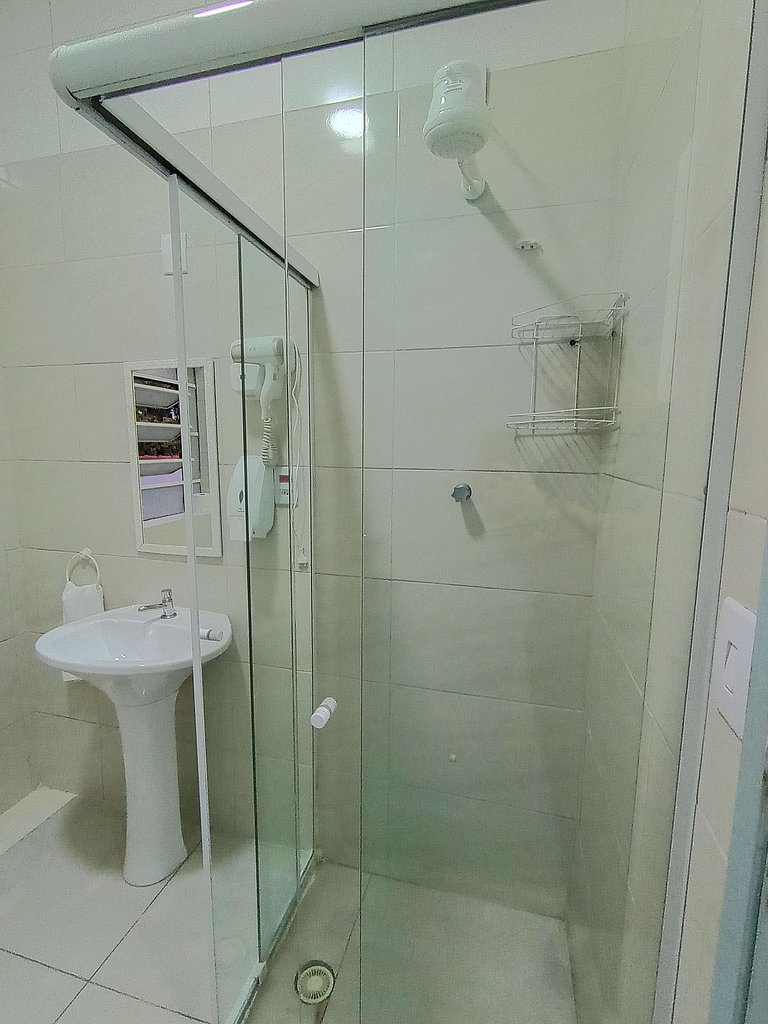 Suite com cama de casal * Vila Olímpia * - A08