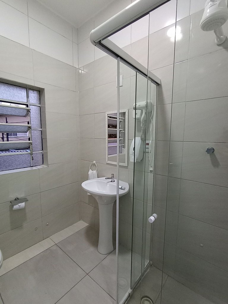 Suite com cama de casal * Vila Olímpia * - A08