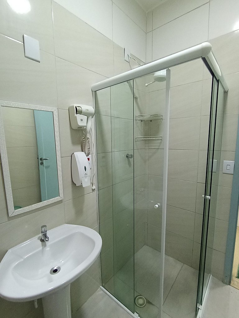 Suite com cama de casal * Vila Olímpia * - A08