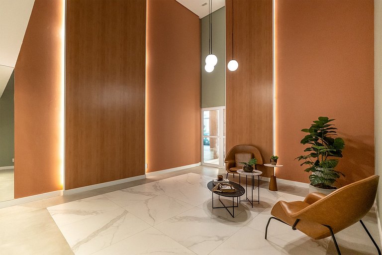 Studio com varanda gigante e localização incrível