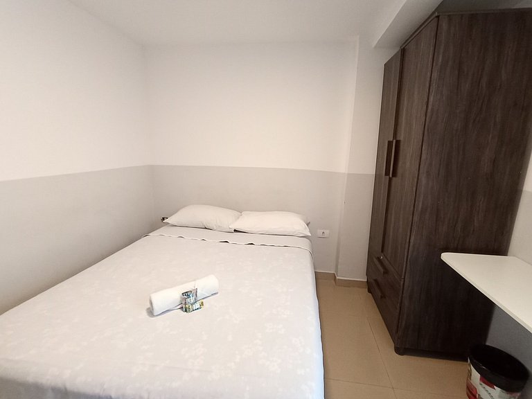 Suíte Vila Olímpia * AR/C * Sem Escadas * SmartTV - A05