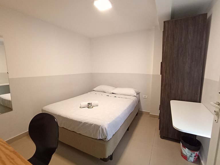 Suíte Vila Olímpia * AR/C * Sem Escadas * SmartTV - A05