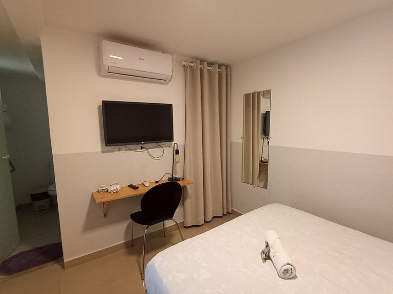 Suíte Vila Olímpia * AR/C * Sem Escadas * SmartTV - A05