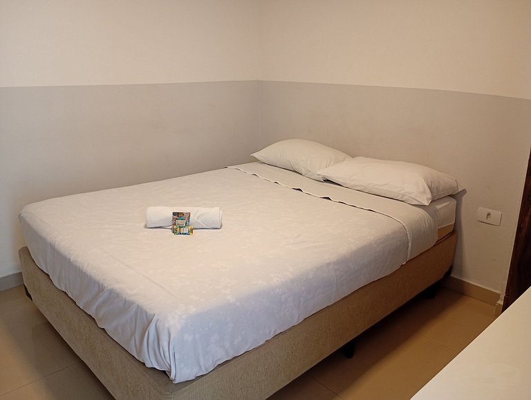 Suíte Vila Olímpia * AR/C * Sem Escadas * SmartTV - A05