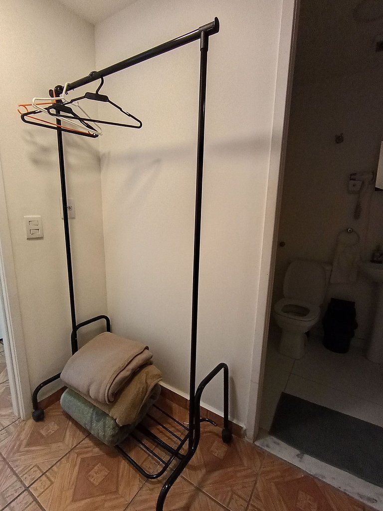 Suíte * Muito Bem Localizada * Vila Olímpia * - A61