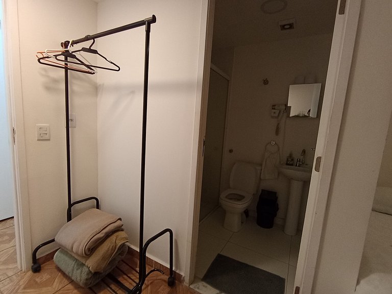 Suíte * Muito Bem Localizada * Vila Olímpia * - A61