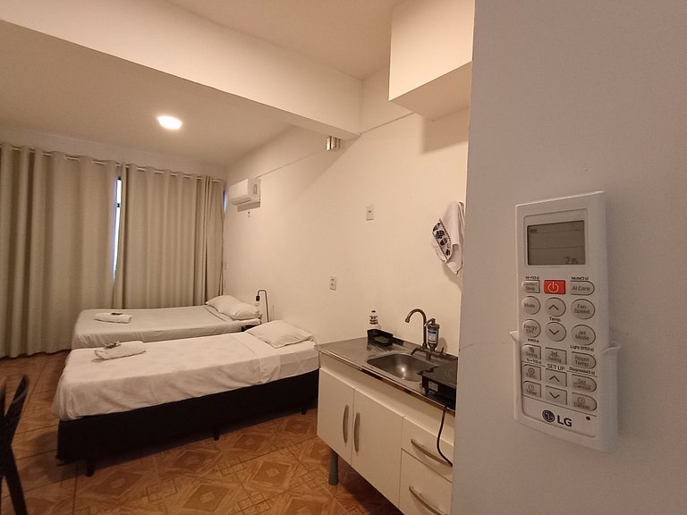 Suíte espaçosa localização 10 * Vila Olímpia - A34