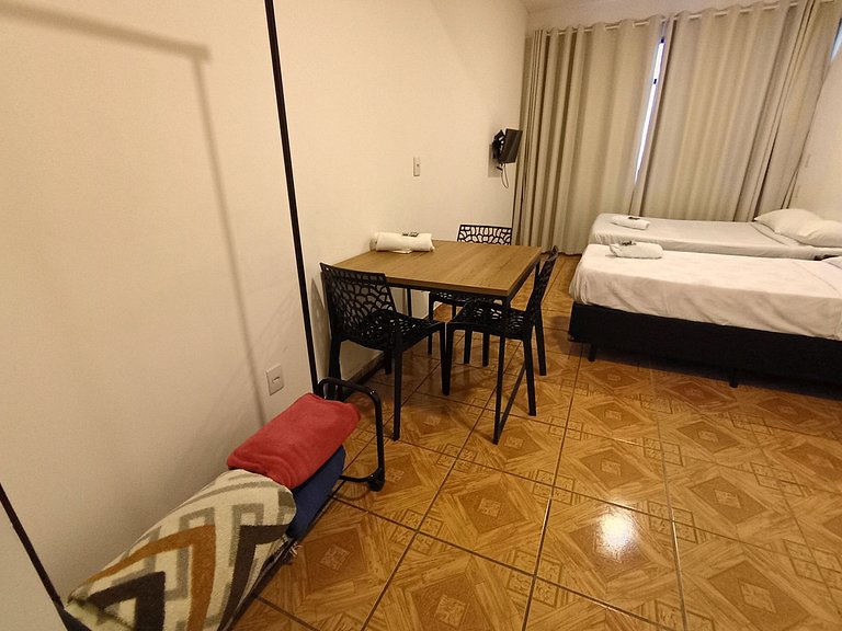 Suíte espaçosa localização 10 * Vila Olímpia - A34